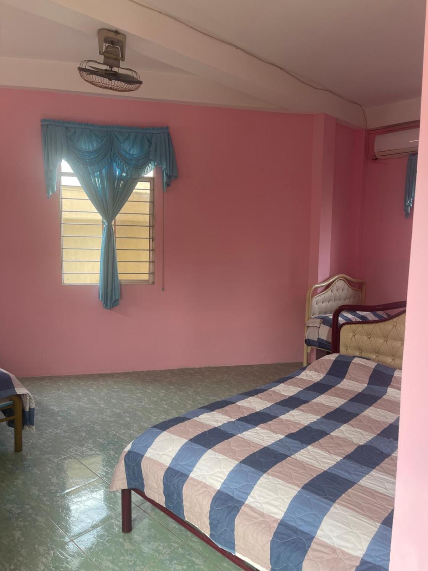 Huynh Huong Guesthouse Ха Тени Екстериор снимка
